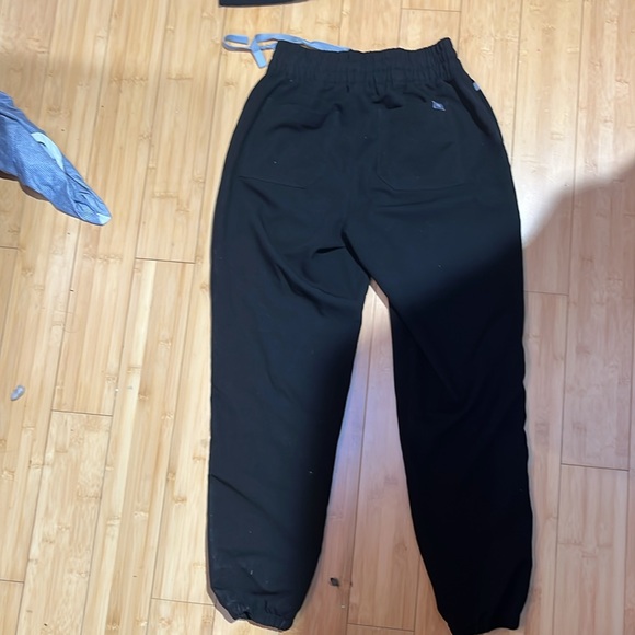 FIGS Black Sierra - Jogger Scrub Pant - Picture 2 of 4